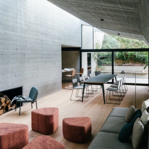 Aia Pouf - 0