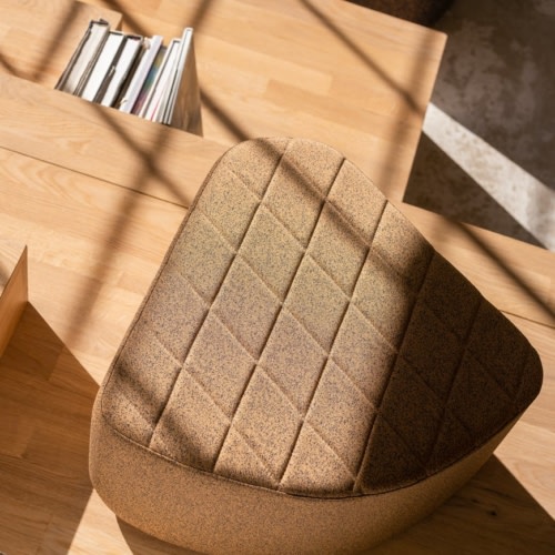 Aia Pouf - 0