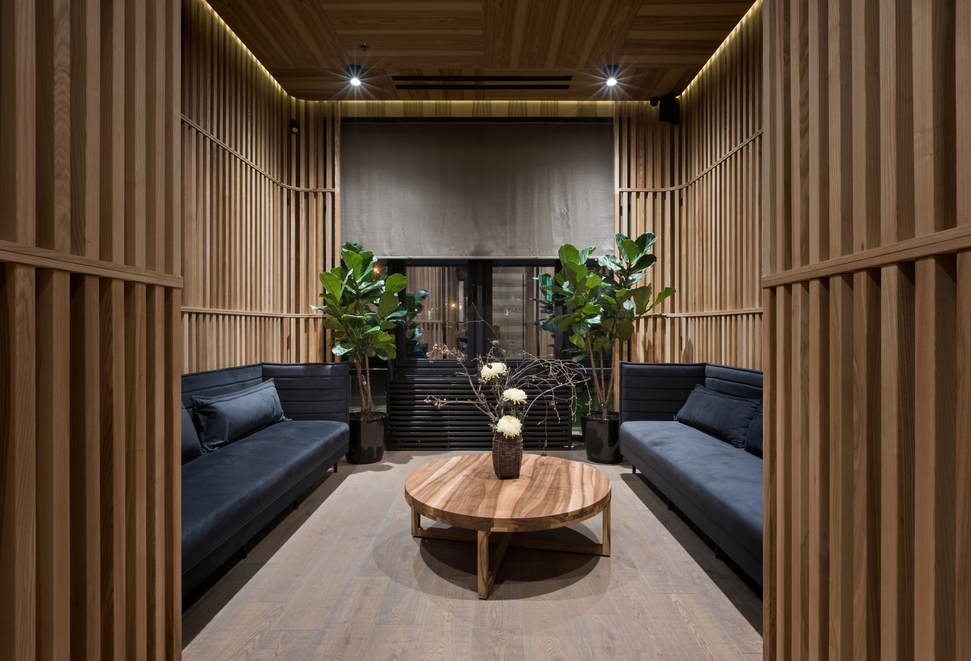 Fujiwara Yoshi - Hospitality Snapshots