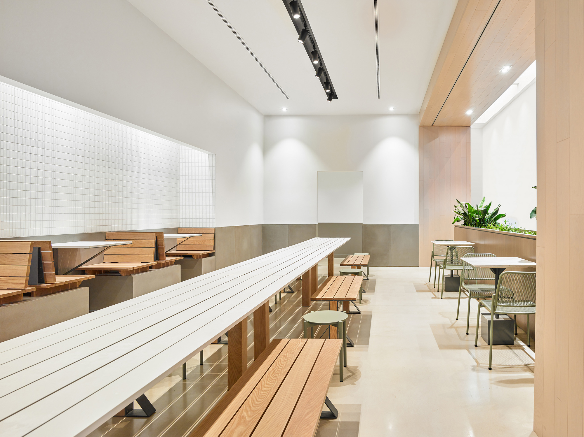 iQ Food Co. Yorkdale - Hospitality Snapshots
