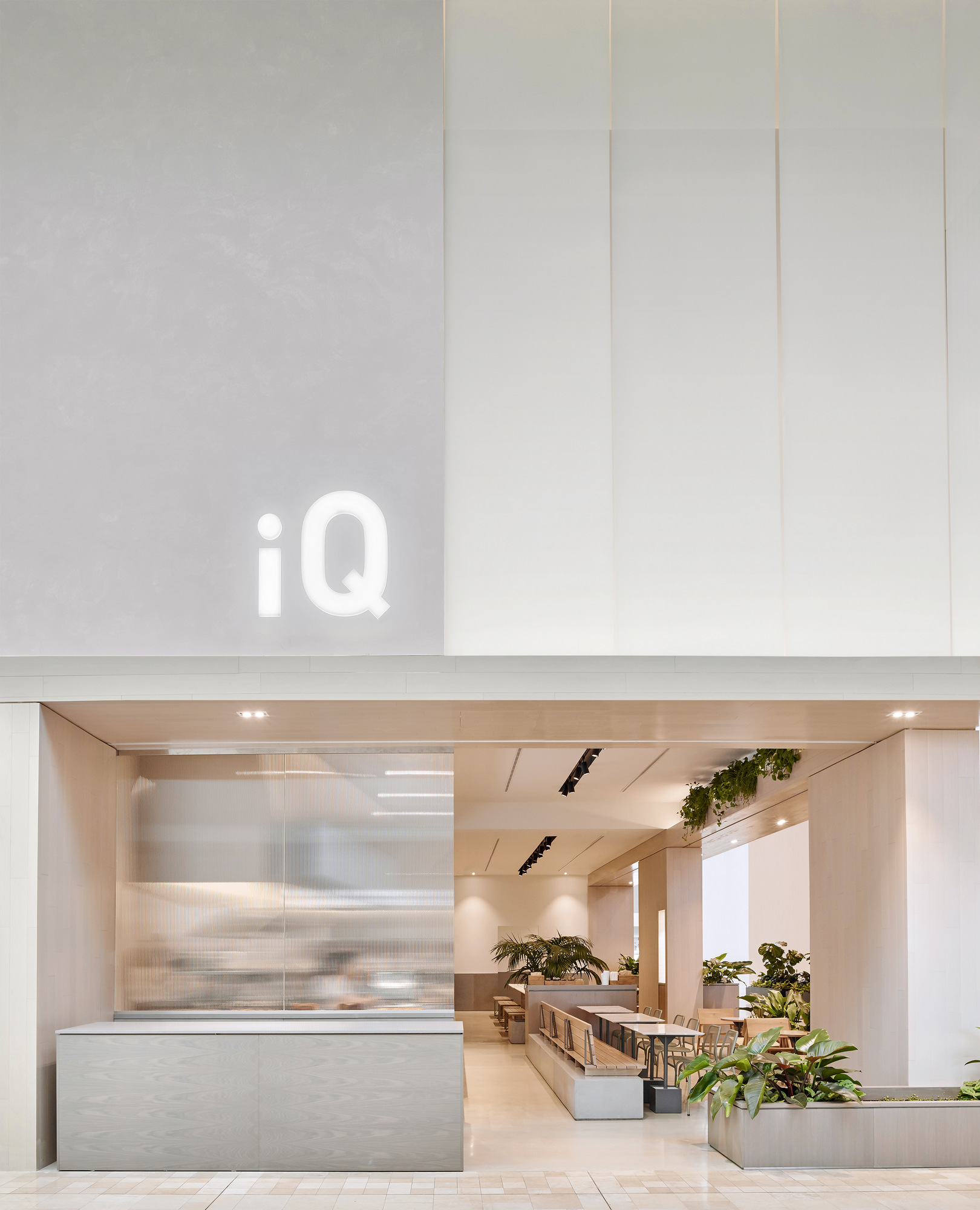 iQ Food Co. Yorkdale - Hospitality Snapshots