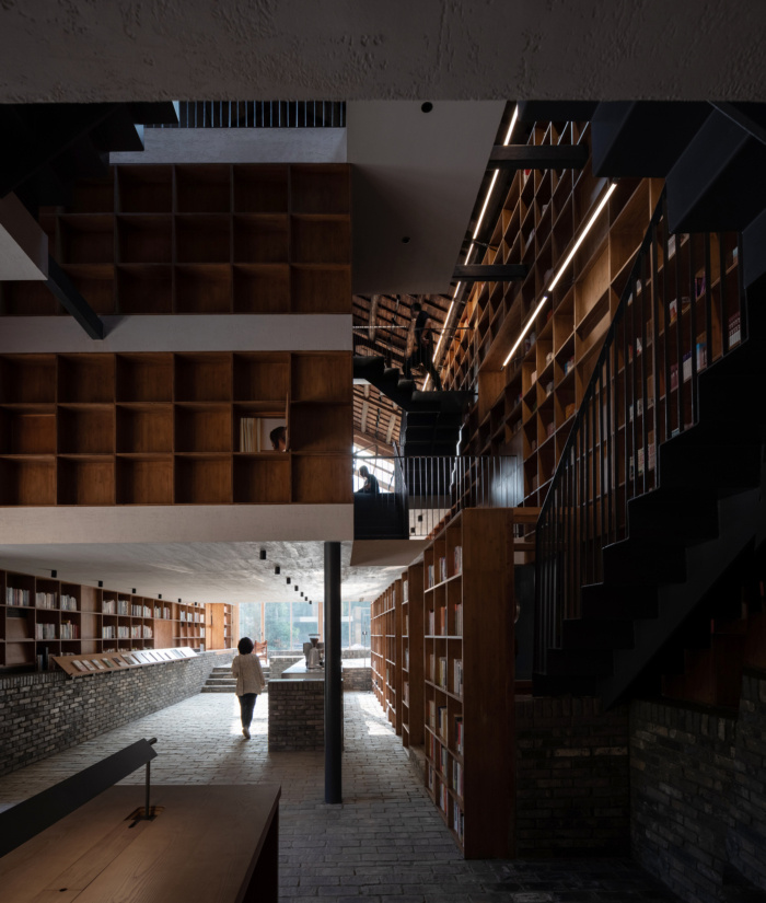 Capsule Hostel and Bookstore in Village Qinglongwu - 0