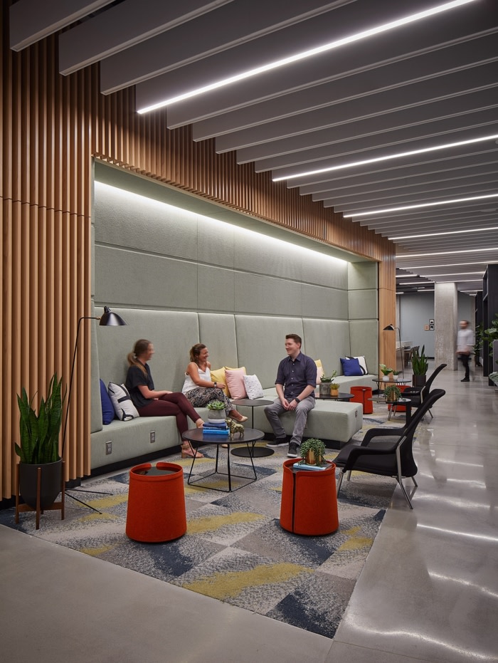 333 N Green Lobby and Amenity Spaces - 0