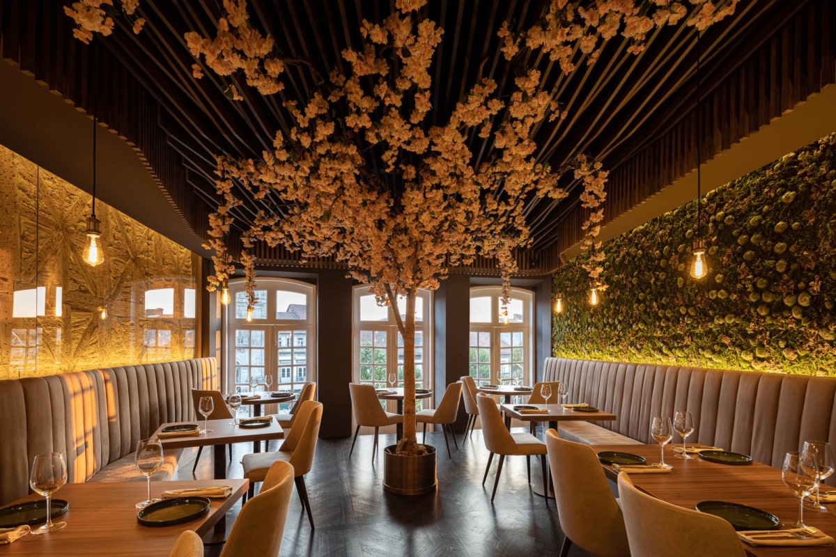 34 Restaurant - Hospitality Snapshots