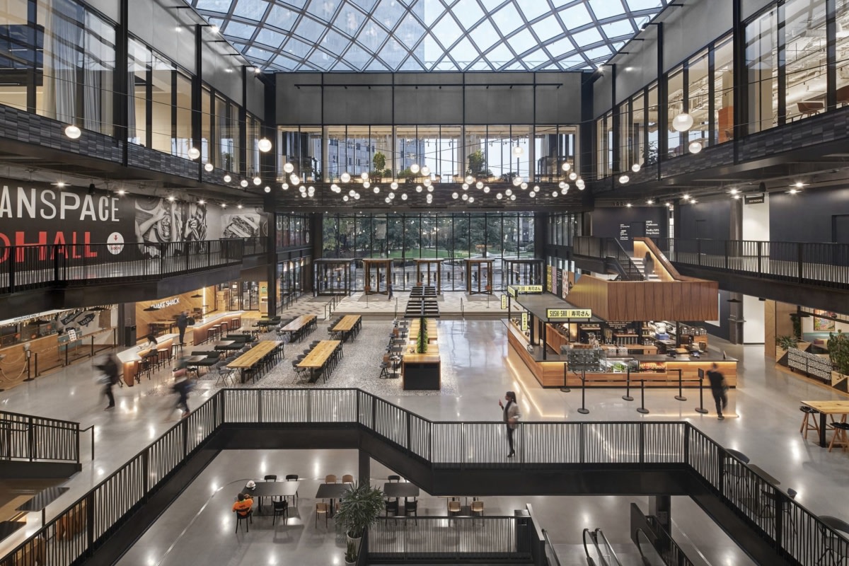 Willis Tower Lobby & Amenity Spaces - Hospitality Snapshots