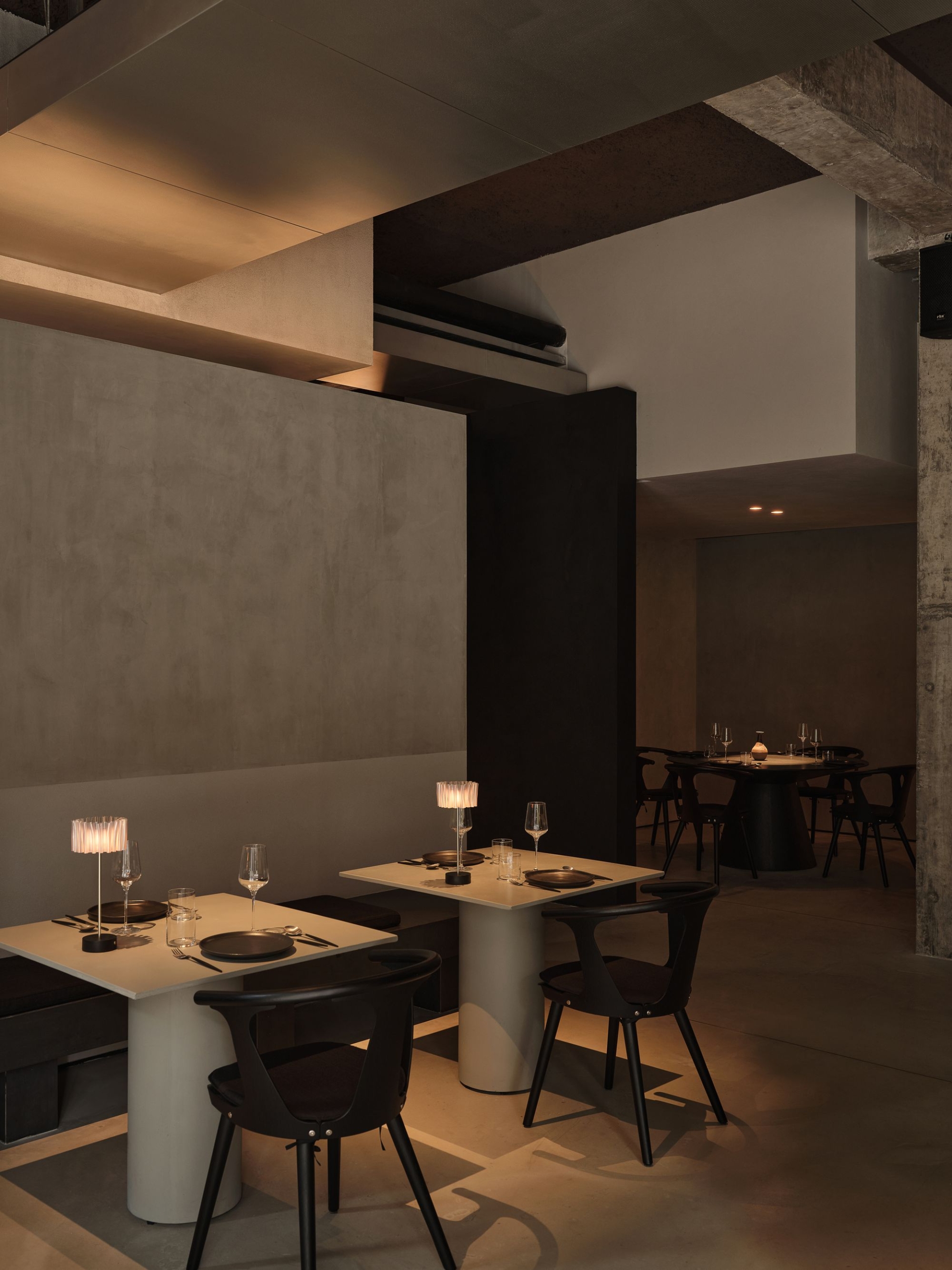 Shy Table Restaurant - Hospitality Snapshots