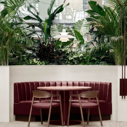 Aspire Westjet Garden Lounge