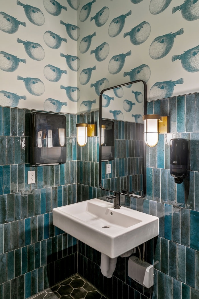 Slack Tide Restaurant - 0