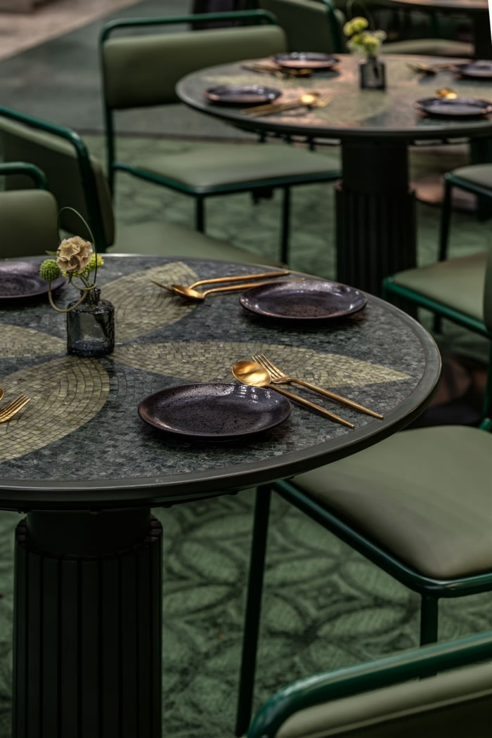 The Alchemist Café – Hong Kong International Airport - 0